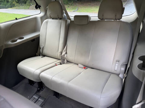 2014 Toyota Sienna XLE 8-Passenger