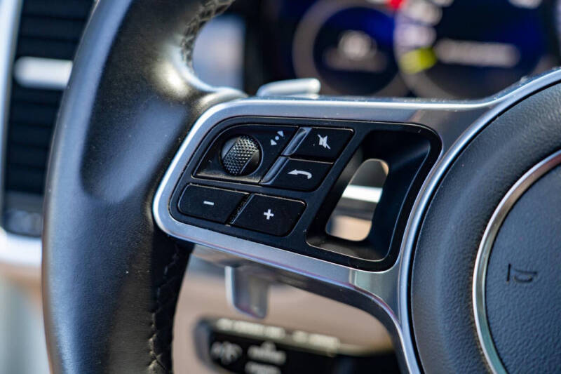 2019 Porsche Cayenne E-Hybrid