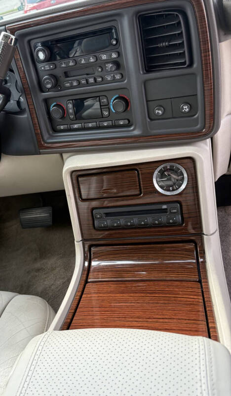 2004 Cadillac Escalade