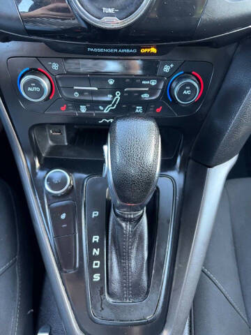 2017 Ford Focus SEL