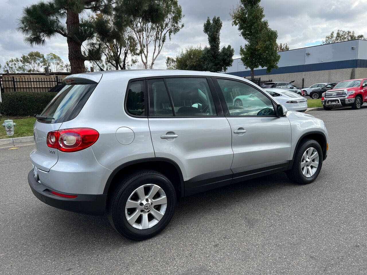 2010 Volkswagen Tiguan for sale at ZRV AUTO INC in Brea, CA