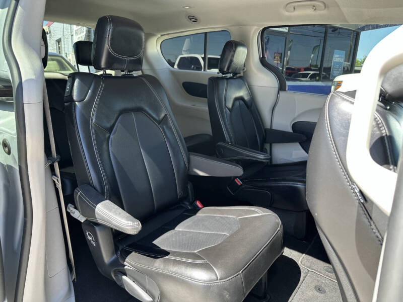 2024 Chrysler Pacifica Touring L