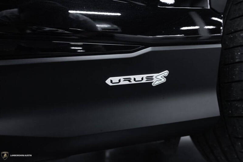 2023 Lamborghini Urus S