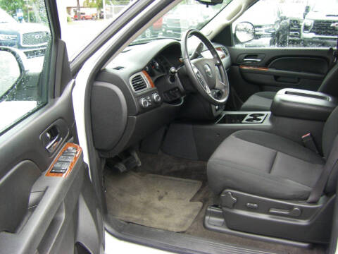 2011 GMC Yukon XL SLE