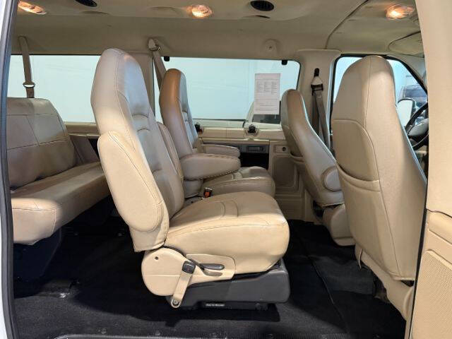 2006 Ford E-Series E-350 SD Chateau