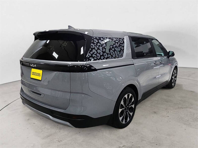 2024 Kia Carnival EX