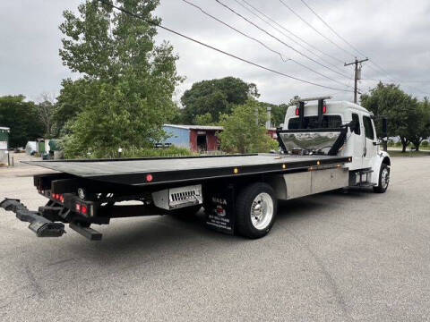 2017 Freightliner M2 106