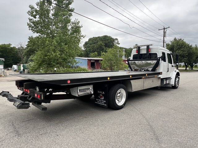 2017 Freightliner M2 106
