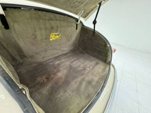 1948 Ford Super Deluxe