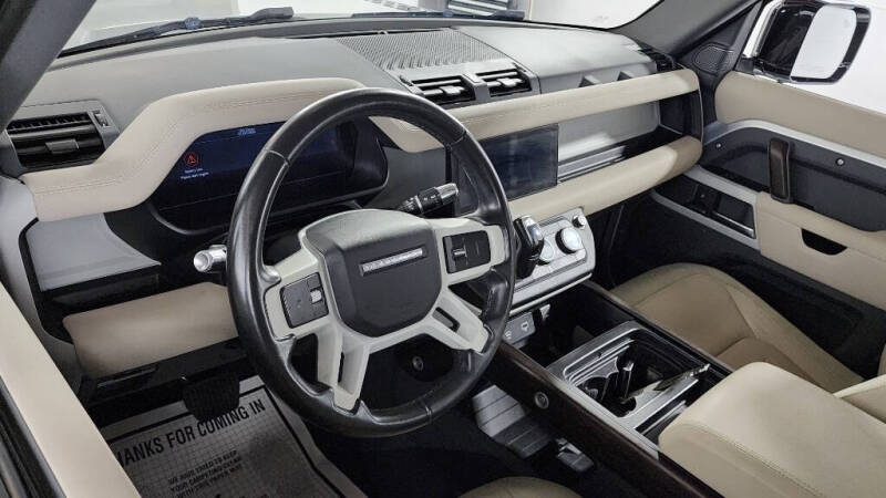 2020 Land Rover Defender 110 SE