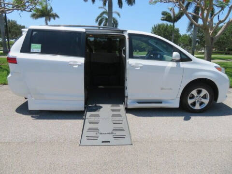 2016 Toyota Sienna LE Mobility 7-Passenger