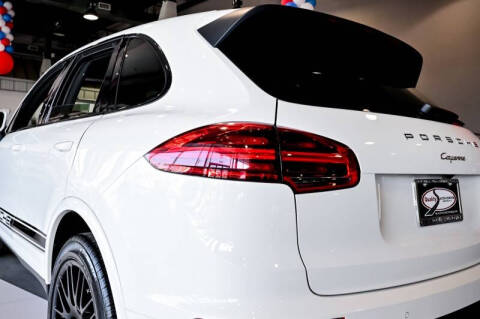 2018 Porsche Cayenne Platinum Edition