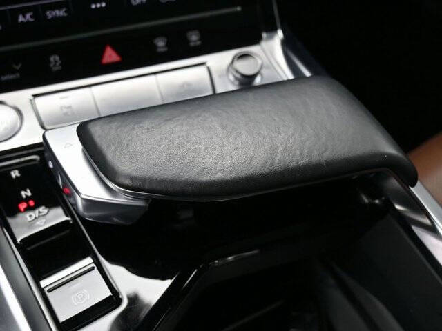 2019 Audi e-tron quattro Premium Plus