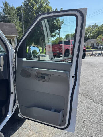 2005 Ford E-Series E-350 SD XLT