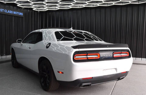 2018 Dodge Challenger SXT Plus