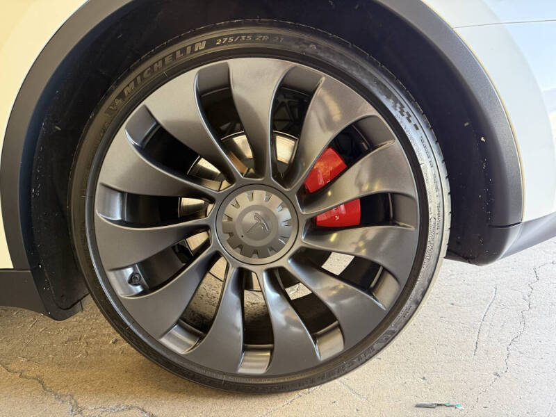 2023 Tesla Model Y Performance