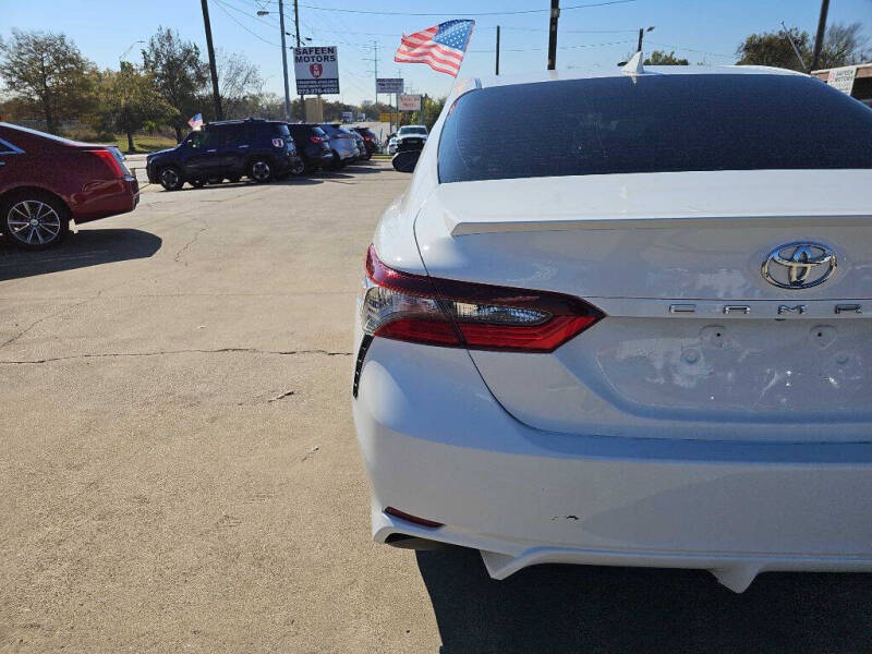 2022 Toyota Camry SE