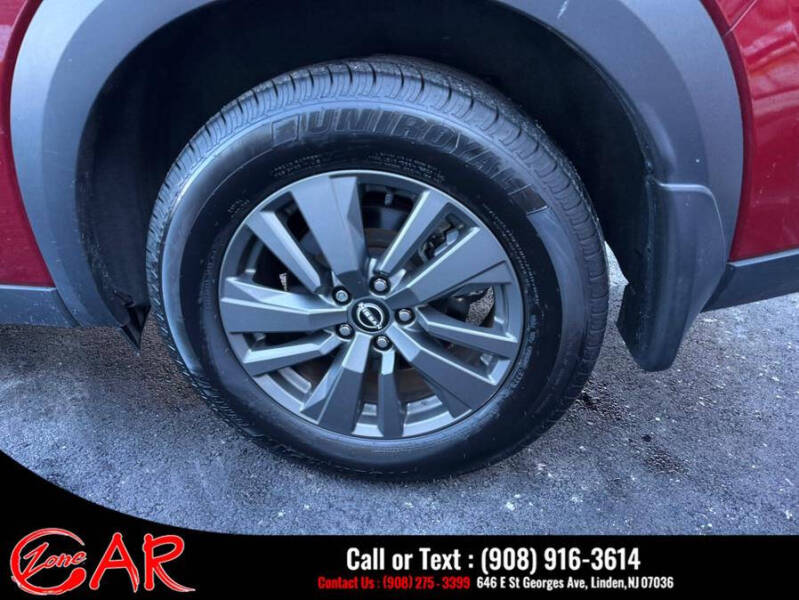 2022 Nissan Pathfinder SV