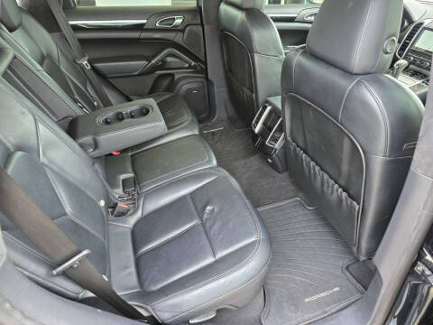 2014 Porsche Cayenne GTS