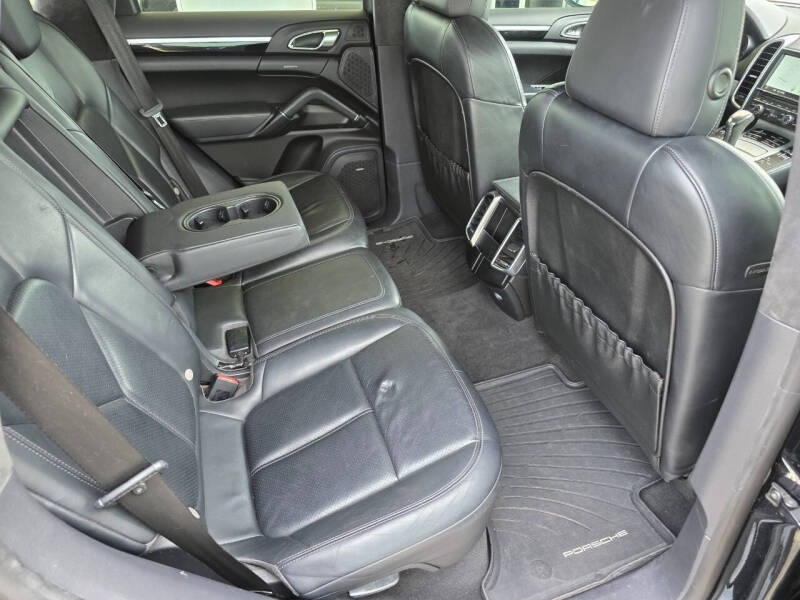2014 Porsche Cayenne GTS
