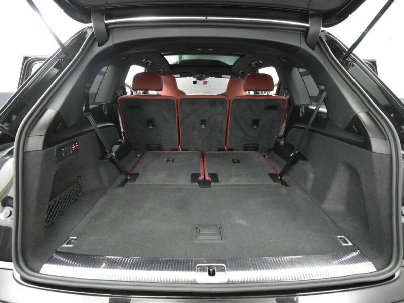 2024 Audi SQ7 4.0T quattro Premium Plus