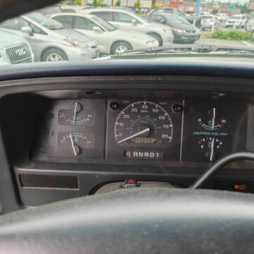 1993 Ford E-150 XLT
