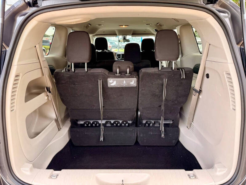 2019 Chrysler Pacifica L