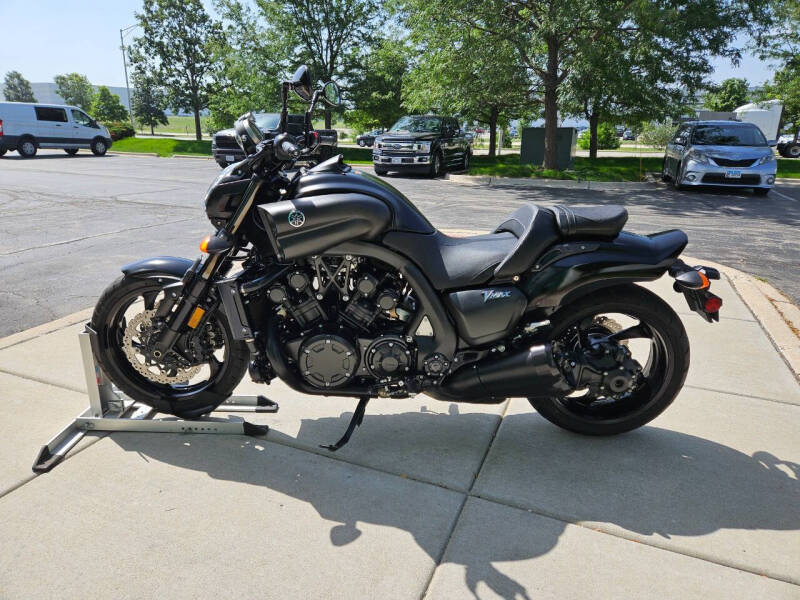 2019 Yamaha VMAX Matte Raven Black