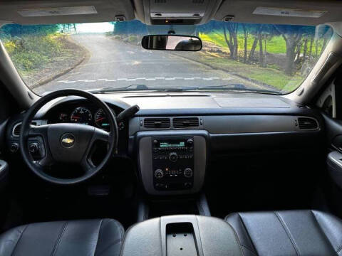 2012 Chevrolet Suburban Fleet 2500