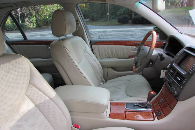 2003 Lexus LS 430 photo 35