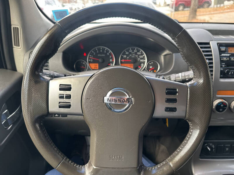 2005 Nissan Pathfinder SE