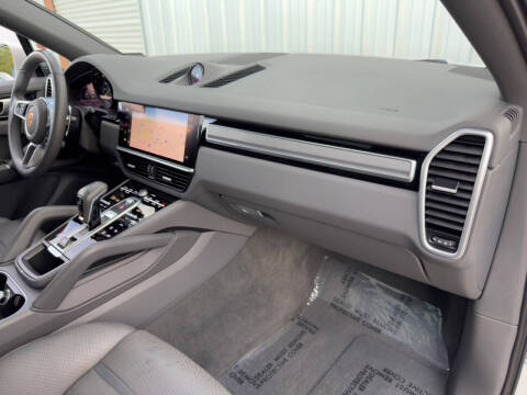 2023 Porsche Cayenne E-Hybrid Coupe