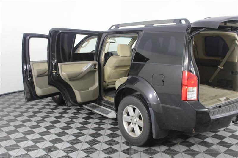 2011 Nissan Pathfinder SV