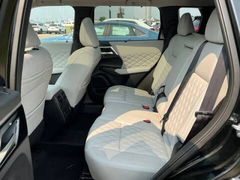 2025 Mitsubishi Outlander PHEV SEL Platinum Edition