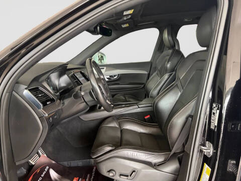 2017 Volvo XC90 T6 R-Design