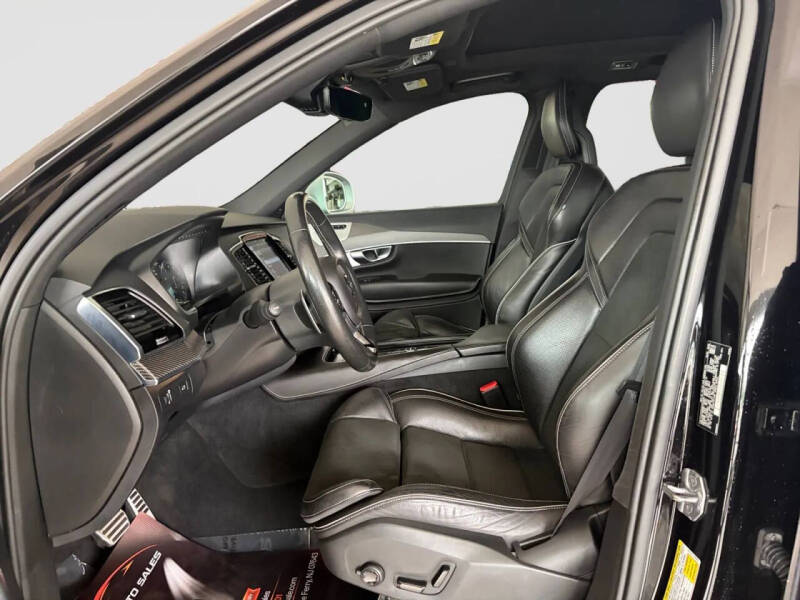 2017 Volvo XC90 T6 R-Design