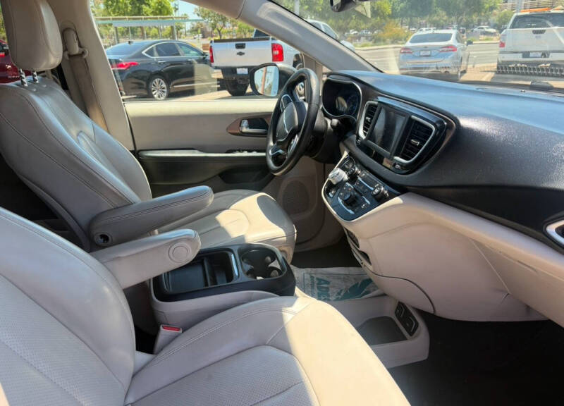 2021 Chrysler Voyager LXi