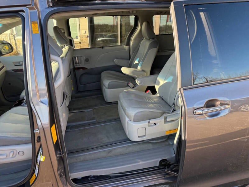 2014 Toyota Sienna Limited 7-Passenger