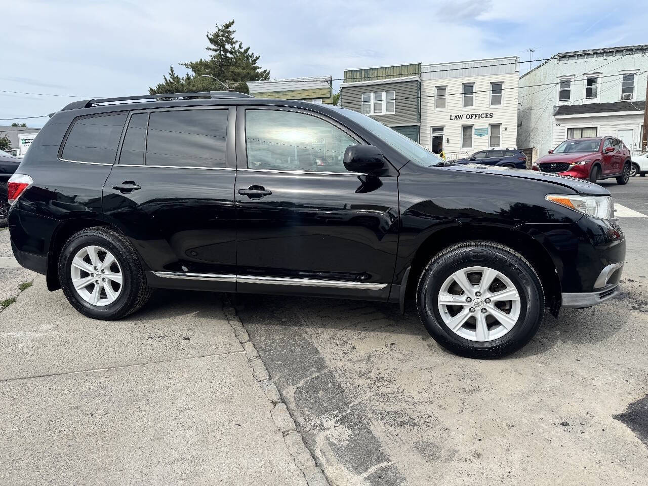 View vehicle photo 5
