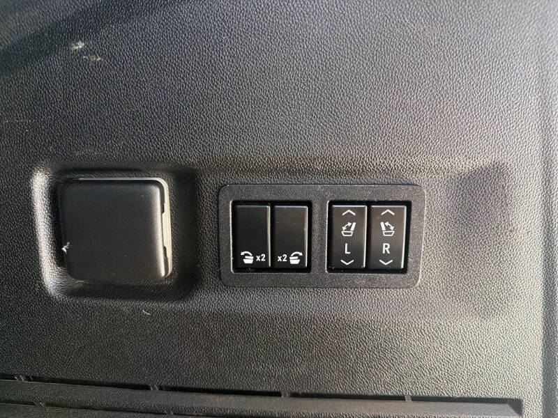 2022 GMC Yukon XL AT4