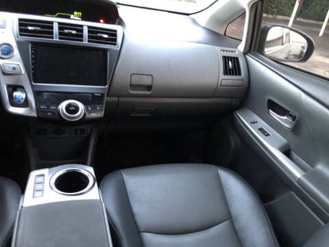 2012 Toyota Prius v Five