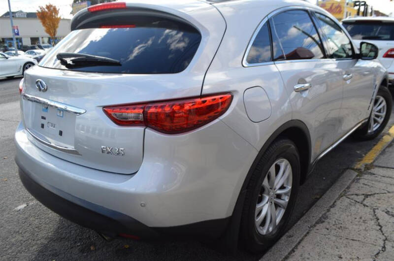 2011 Infiniti FX35
