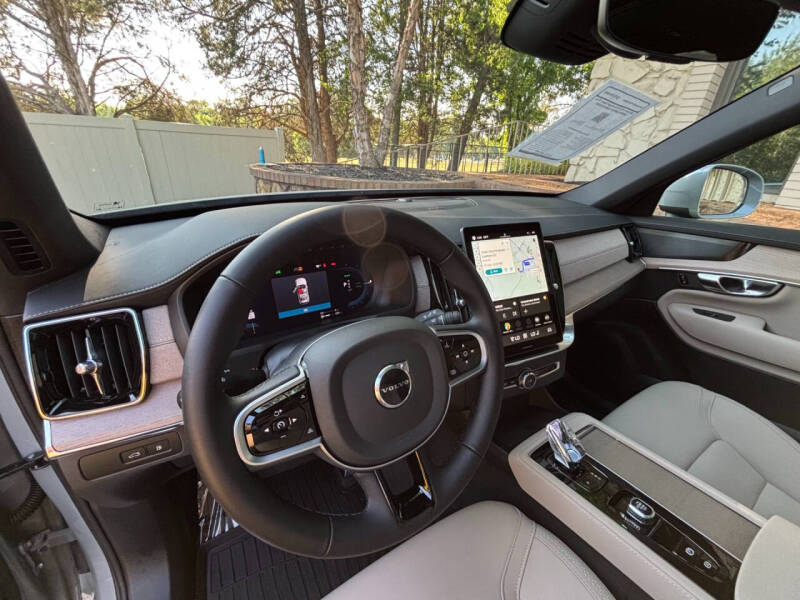 2025 Volvo XC90 T8 Plus Bright Theme 7P