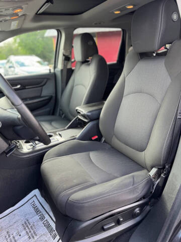 2017 Chevrolet Traverse LT