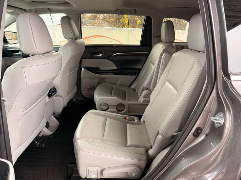 2016 Toyota Highlander