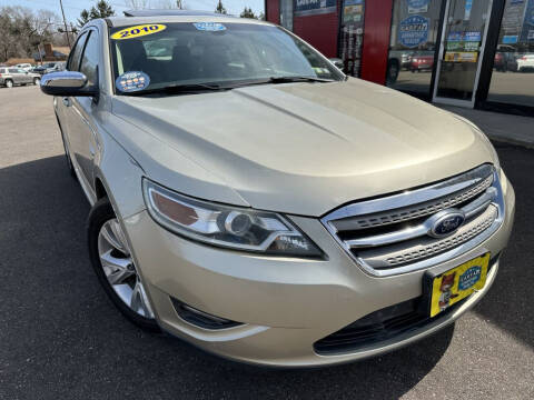 2010 Ford Taurus for sale at 4 Wheels Premium Pre-Owned Vehicles in Youngstown OH