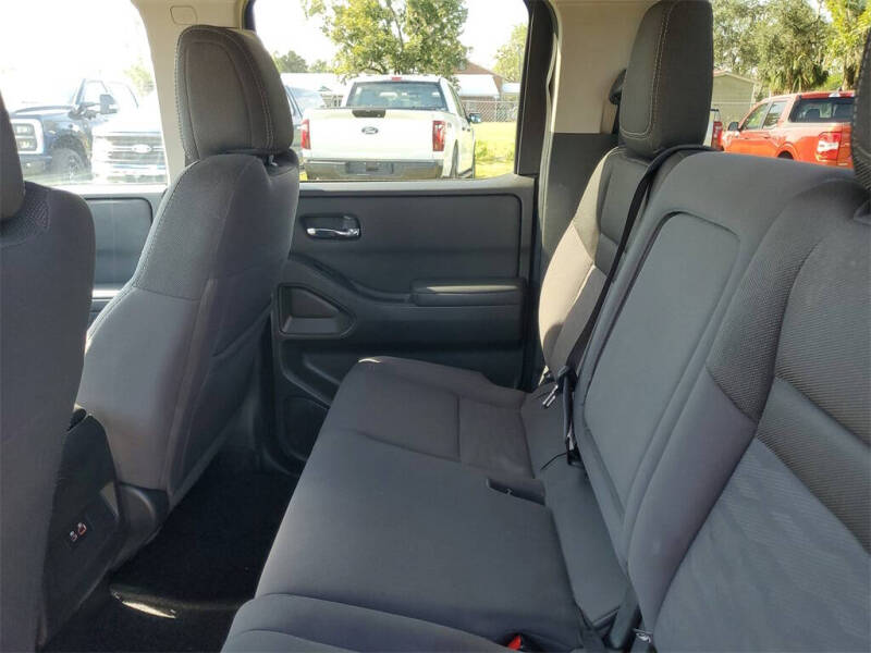 2023 Nissan Frontier SV