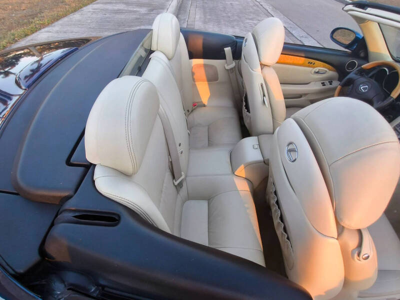2004 Lexus SC 430