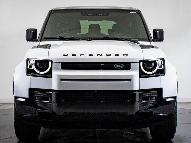 2022 Land Rover Defender 90 V8