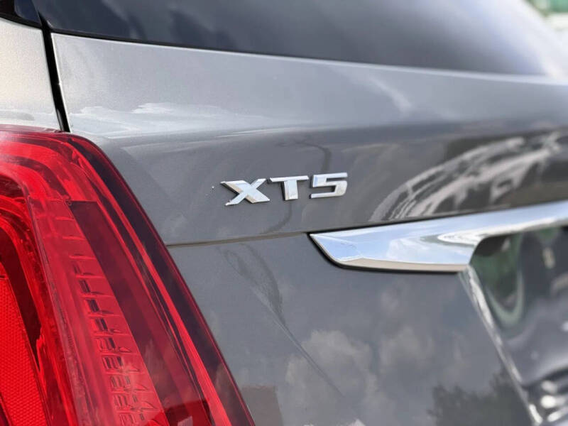 2017 Cadillac XT5 Luxury